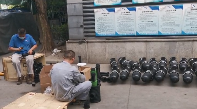 疊片污水處理器，正在裝配